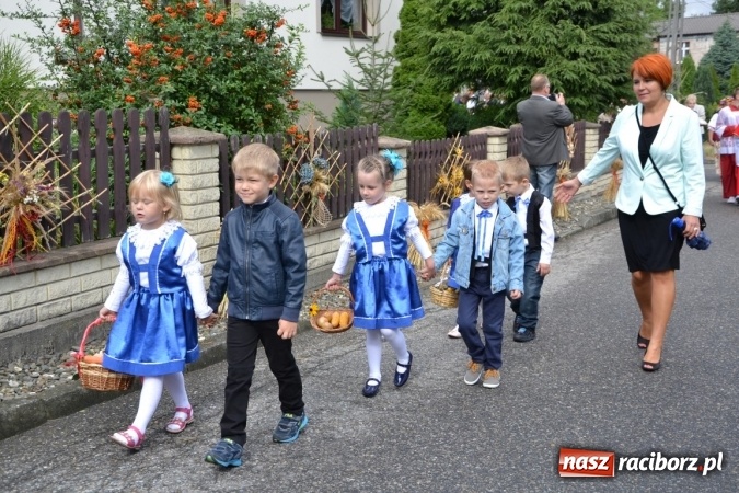 Zdjęcie w galerii na portalu naszraciborz.pl: Dożynki 2015 - W Tworkowie tym razem z ul. św. Jana wiadomości z regionu