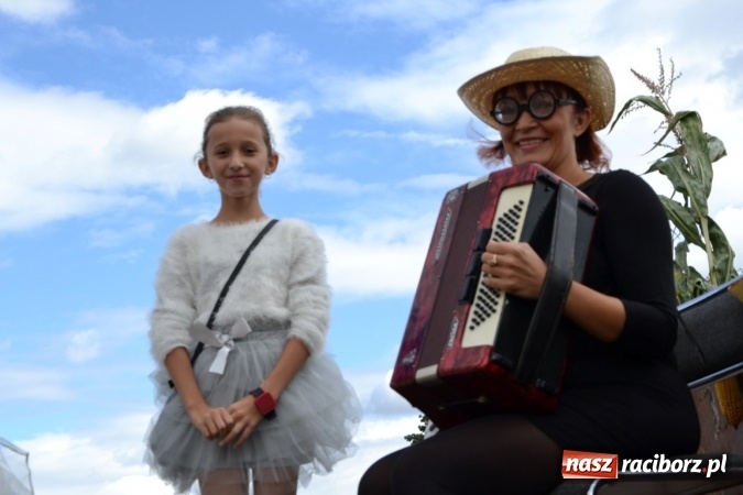Zdjęcie w galerii na portalu naszraciborz.pl: Dożynki 2015 - Żony najlepiej szukać w Rudyszwałdzie wiadomości z regionu