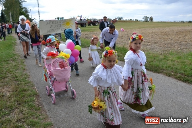 Zdjęcie w galerii na portalu naszraciborz.pl: Dożynki 2015 - Żony najlepiej szukać w Rudyszwałdzie wiadomości z regionu