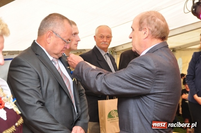 Zdjęcie w galerii na portalu naszraciborz.pl: Barwny korowód, występy i tańce – tak gminne dożynki zorganizowały Łańce wiadomości z regionu