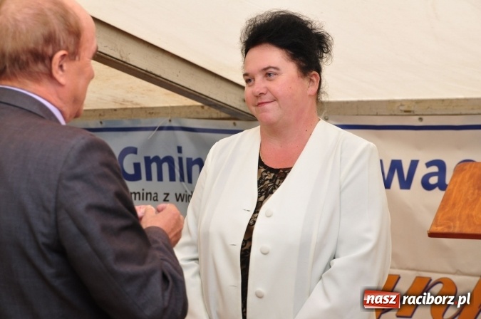 Zdjęcie w galerii na portalu naszraciborz.pl: Barwny korowód, występy i tańce – tak gminne dożynki zorganizowały Łańce wiadomości z regionu