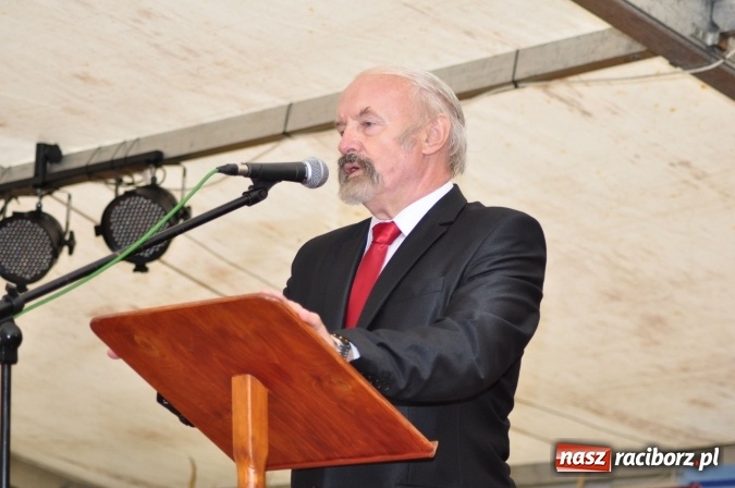 Zdjęcie w galerii na portalu naszraciborz.pl: Barwny korowód, występy i tańce – tak gminne dożynki zorganizowały Łańce wiadomości z regionu