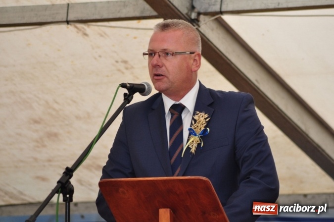 Zdjęcie w galerii na portalu naszraciborz.pl: Barwny korowód, występy i tańce – tak gminne dożynki zorganizowały Łańce wiadomości z regionu