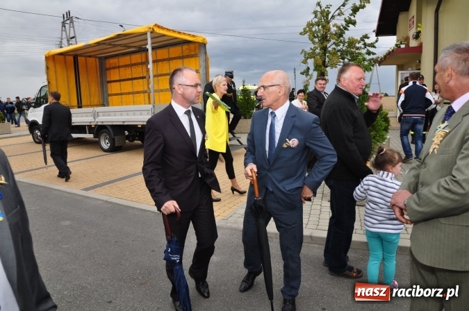 Zdjęcie w galerii na portalu naszraciborz.pl: Barwny korowód, występy i tańce – tak gminne dożynki zorganizowały Łańce wiadomości z regionu