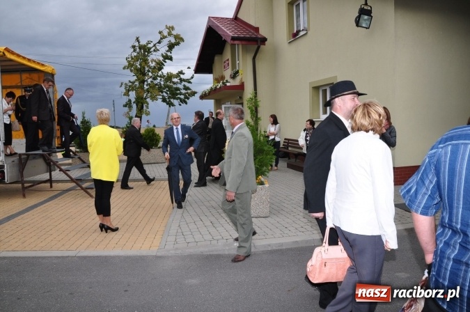 Zdjęcie w galerii na portalu naszraciborz.pl: Barwny korowód, występy i tańce – tak gminne dożynki zorganizowały Łańce wiadomości z regionu