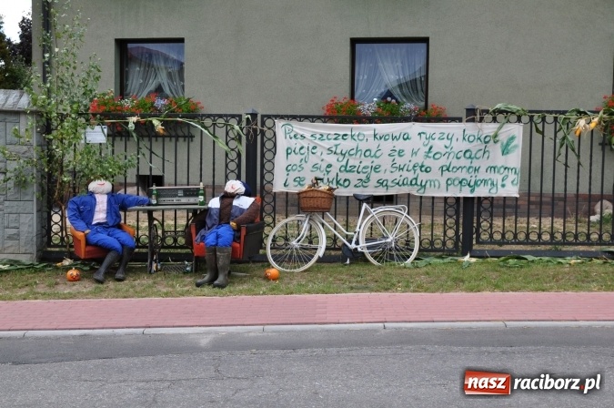 Zdjęcie w galerii na portalu naszraciborz.pl: Barwny korowód, występy i tańce – tak gminne dożynki zorganizowały Łańce wiadomości z regionu