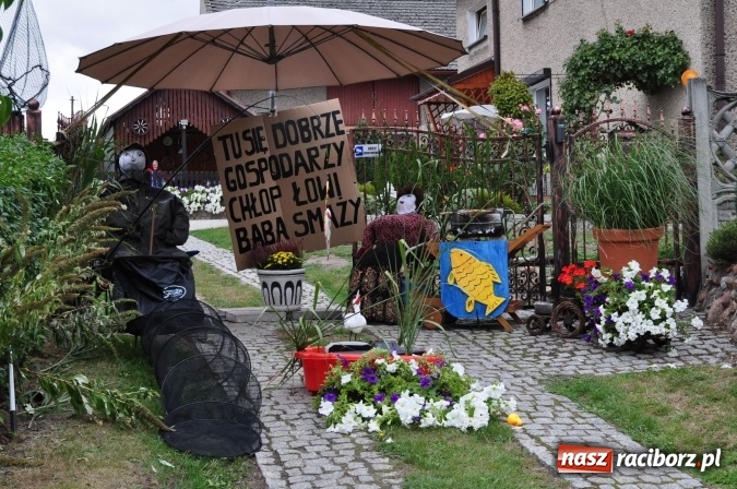 Zdjęcie w galerii na portalu naszraciborz.pl: Barwny korowód, występy i tańce – tak gminne dożynki zorganizowały Łańce wiadomości z regionu