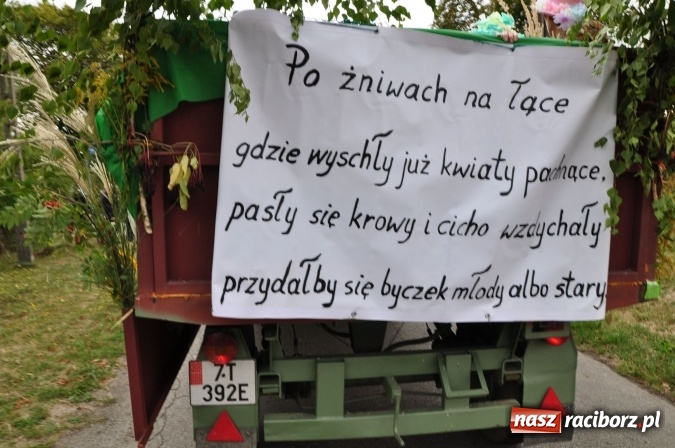 Zdjęcie w galerii na portalu naszraciborz.pl: Barwny korowód, występy i tańce – tak gminne dożynki zorganizowały Łańce wiadomości z regionu