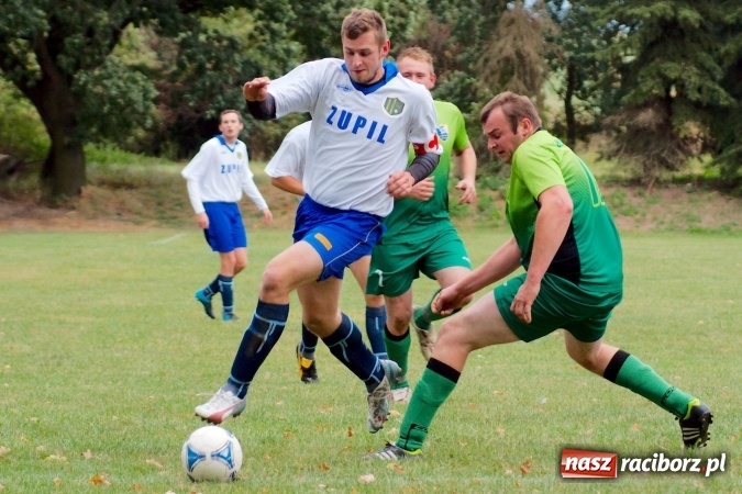 Zdjęcie w galerii na portalu naszraciborz.pl: Totalny antyfutbol w Gamowie. Koziołki zgarnęły komplet punktów wiadomości z regionu