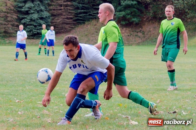 Zdjęcie w galerii na portalu naszraciborz.pl: Totalny antyfutbol w Gamowie. Koziołki zgarnęły komplet punktów wiadomości z regionu