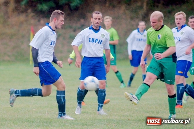 Zdjęcie w galerii na portalu naszraciborz.pl: Totalny antyfutbol w Gamowie. Koziołki zgarnęły komplet punktów wiadomości z regionu