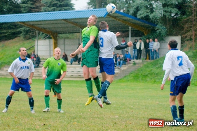 Zdjęcie w galerii na portalu naszraciborz.pl: Totalny antyfutbol w Gamowie. Koziołki zgarnęły komplet punktów wiadomości z regionu