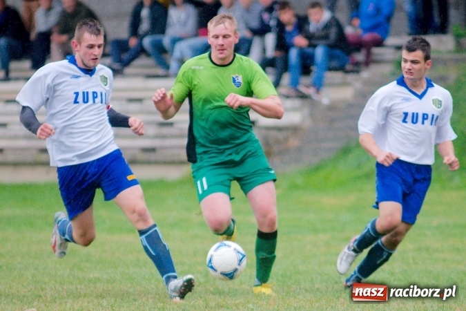 Zdjęcie w galerii na portalu naszraciborz.pl: Totalny antyfutbol w Gamowie. Koziołki zgarnęły komplet punktów wiadomości z regionu