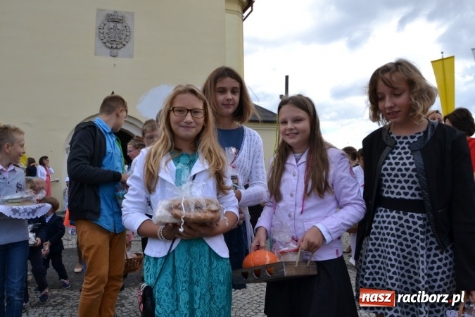 Zdjęcie w galerii na portalu naszraciborz.pl: Dożynki 2015 - w Krzyżanowicach najpierw tradycja, potem dobra zabawa wiadomości z regionu