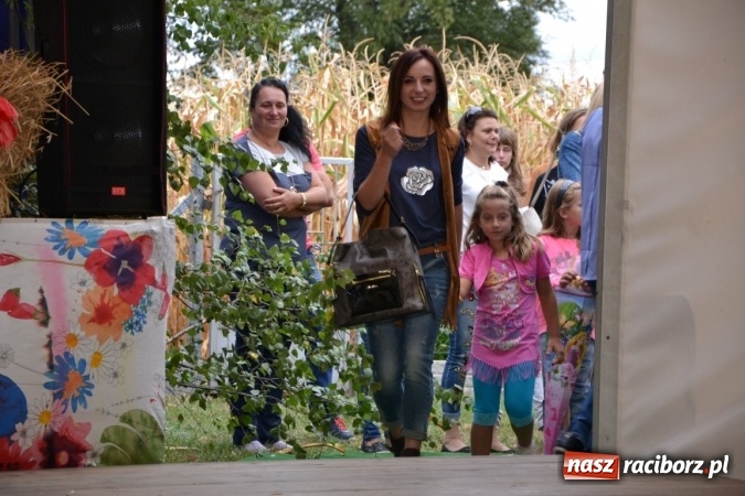 Zdjęcie w galerii na portalu naszraciborz.pl: Dożynki 2015 - w Krzyżanowicach najpierw tradycja, potem dobra zabawa wiadomości z regionu