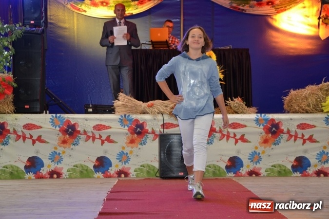 Zdjęcie w galerii na portalu naszraciborz.pl: Dożynki 2015 - w Krzyżanowicach najpierw tradycja, potem dobra zabawa wiadomości z regionu