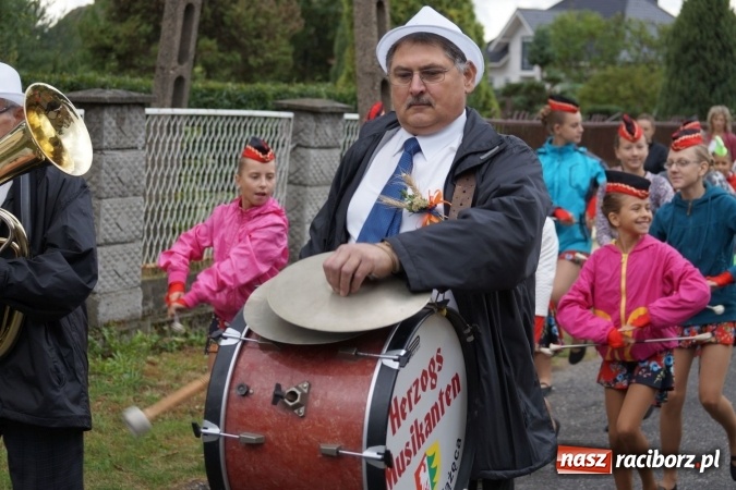 Zdjęcie w galerii na portalu naszraciborz.pl: Dożynki 2015 - w Łęgu z pomocą minionków wiadomości z regionu