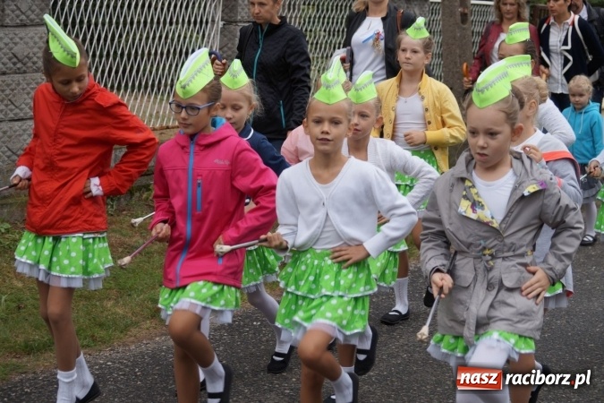 Zdjęcie w galerii na portalu naszraciborz.pl: Dożynki 2015 - w Łęgu z pomocą minionków wiadomości z regionu