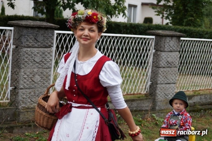 Zdjęcie w galerii na portalu naszraciborz.pl: Dożynki 2015 - w Łęgu z pomocą minionków wiadomości z regionu