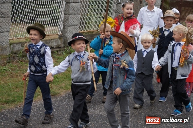 Zdjęcie w galerii na portalu naszraciborz.pl: Dożynki 2015 - w Łęgu z pomocą minionków wiadomości z regionu