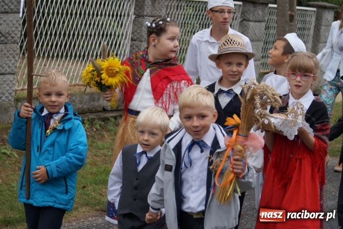 Zdjęcie w galerii na portalu naszraciborz.pl: Dożynki 2015 - w Łęgu z pomocą minionków wiadomości z regionu