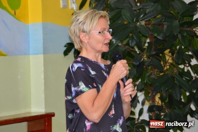 Zdjęcie w galerii na portalu naszraciborz.pl: Dzieci z Zespołu Szk&oacute;ł Specjalnych tworzą pola nadziei wraz z Hospicjum im. św. J&oacute;zefa wiadomości z regionu