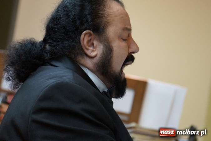 Zdjęcie w galerii na portalu naszraciborz.pl: Kałudi Kałudow wystąpił w kościele farnym  wiadomości z regionu