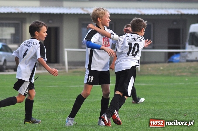 Zdjęcie w galerii na portalu naszraciborz.pl: Orliki: Trzy punkty zostały w Studziennej wiadomości z regionu