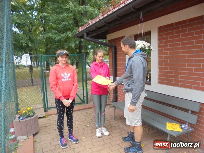 Zdjęcie w galerii na portalu naszraciborz.pl: Na korcie Rafako rozegrano tenisowy turniej w grupie szkół podstawowych wiadomości z regionu