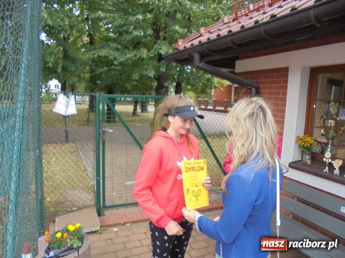Zdjęcie w galerii na portalu naszraciborz.pl: Na korcie Rafako rozegrano tenisowy turniej w grupie szkół podstawowych wiadomości z regionu