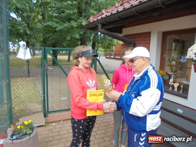 Zdjęcie w galerii na portalu naszraciborz.pl: Na korcie Rafako rozegrano tenisowy turniej w grupie szkół podstawowych wiadomości z regionu