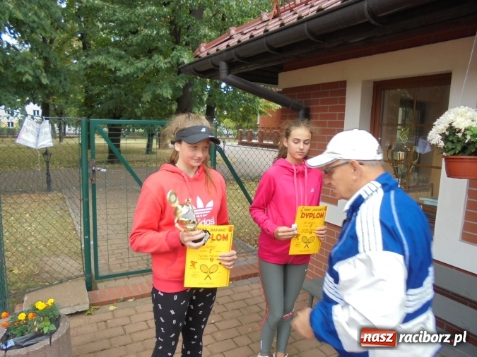 Zdjęcie w galerii na portalu naszraciborz.pl: Na korcie Rafako rozegrano tenisowy turniej w grupie szkół podstawowych wiadomości z regionu