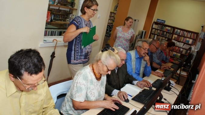 Zdjęcie w galerii na portalu naszraciborz.pl: Kurs komputerowy Internet 55+ w raciborskiej bibliotece wiadomości z regionu