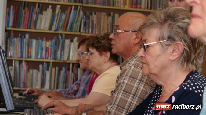 Zdjęcie w galerii na portalu naszraciborz.pl: Kurs komputerowy Internet 55+ w raciborskiej bibliotece wiadomości z regionu