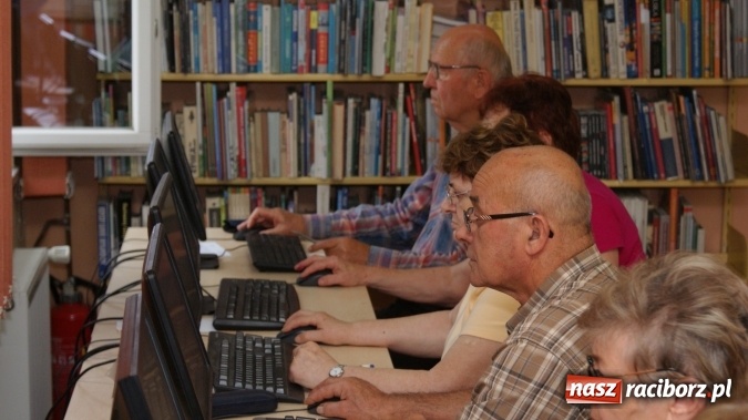 Zdjęcie w galerii na portalu naszraciborz.pl: Kurs komputerowy Internet 55+ w raciborskiej bibliotece wiadomości z regionu