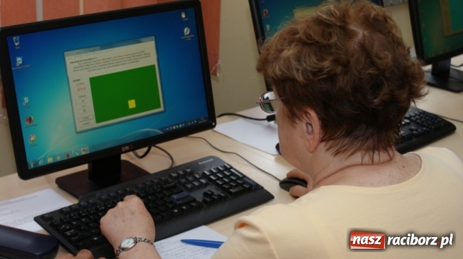 Zdjęcie w galerii na portalu naszraciborz.pl: Kurs komputerowy Internet 55+ w raciborskiej bibliotece wiadomości z regionu