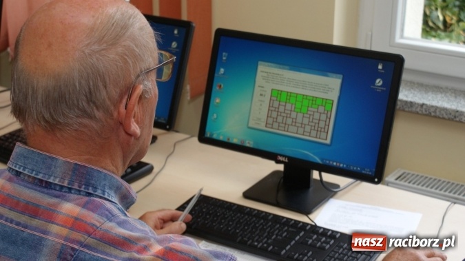 Zdjęcie w galerii na portalu naszraciborz.pl: Kurs komputerowy Internet 55+ w raciborskiej bibliotece wiadomości z regionu