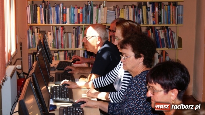 Zdjęcie w galerii na portalu naszraciborz.pl: Kurs komputerowy Internet 55+ w raciborskiej bibliotece wiadomości z regionu