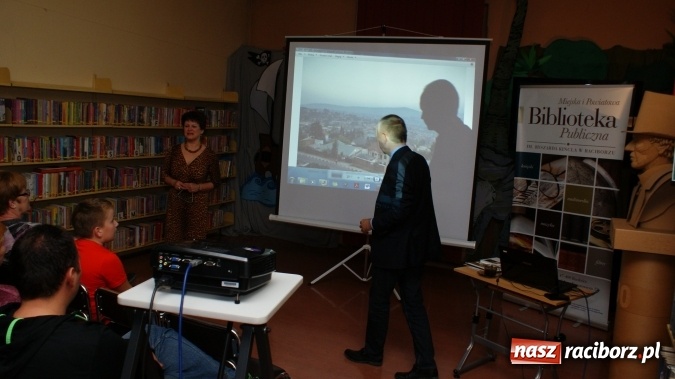 Zdjęcie w galerii na portalu naszraciborz.pl: Sen o Gorylach we mgle wiadomości z regionu