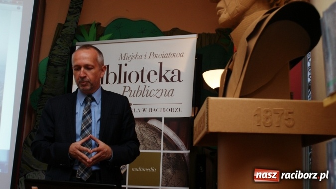 Zdjęcie w galerii na portalu naszraciborz.pl: Sen o Gorylach we mgle wiadomości z regionu