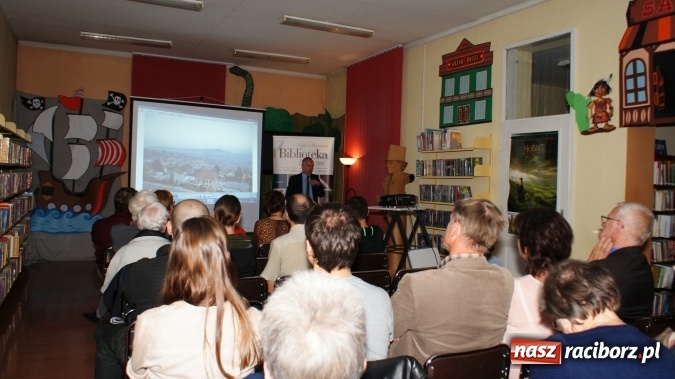 Zdjęcie w galerii na portalu naszraciborz.pl: Sen o Gorylach we mgle wiadomości z regionu