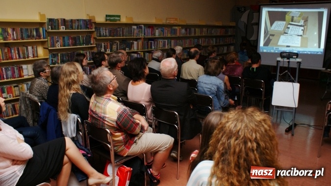 Zdjęcie w galerii na portalu naszraciborz.pl: Sen o Gorylach we mgle wiadomości z regionu