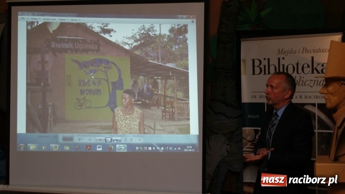 Zdjęcie w galerii na portalu naszraciborz.pl: Sen o Gorylach we mgle wiadomości z regionu