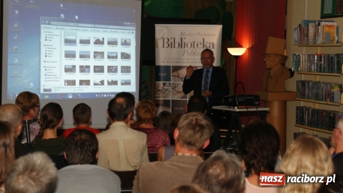 Zdjęcie w galerii na portalu naszraciborz.pl: Sen o Gorylach we mgle wiadomości z regionu