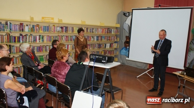 Zdjęcie w galerii na portalu naszraciborz.pl: Sen o Gorylach we mgle wiadomości z regionu