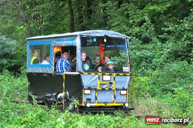 Zdjęcie w galerii na portalu naszraciborz.pl: Przejażdżki drezynami i problem likwidacji linii, czyli piknik drezynowy w Oborze wiadomości z regionu