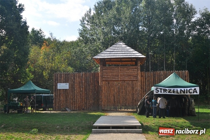 Zdjęcie w galerii na portalu naszraciborz.pl: Przejażdżki drezynami i problem likwidacji linii, czyli piknik drezynowy w Oborze wiadomości z regionu