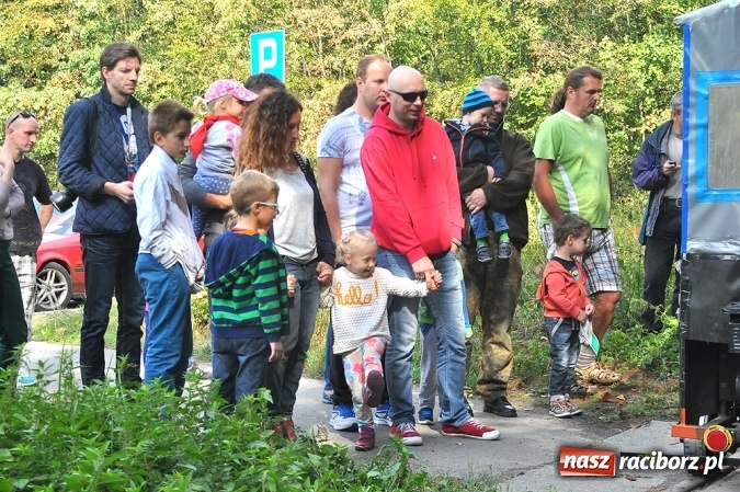 Zdjęcie w galerii na portalu naszraciborz.pl: Przejażdżki drezynami i problem likwidacji linii, czyli piknik drezynowy w Oborze wiadomości z regionu