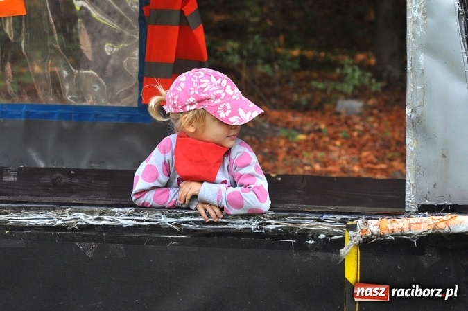 Zdjęcie w galerii na portalu naszraciborz.pl: Przejażdżki drezynami i problem likwidacji linii, czyli piknik drezynowy w Oborze wiadomości z regionu