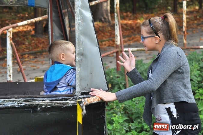 Zdjęcie w galerii na portalu naszraciborz.pl: Przejażdżki drezynami i problem likwidacji linii, czyli piknik drezynowy w Oborze wiadomości z regionu